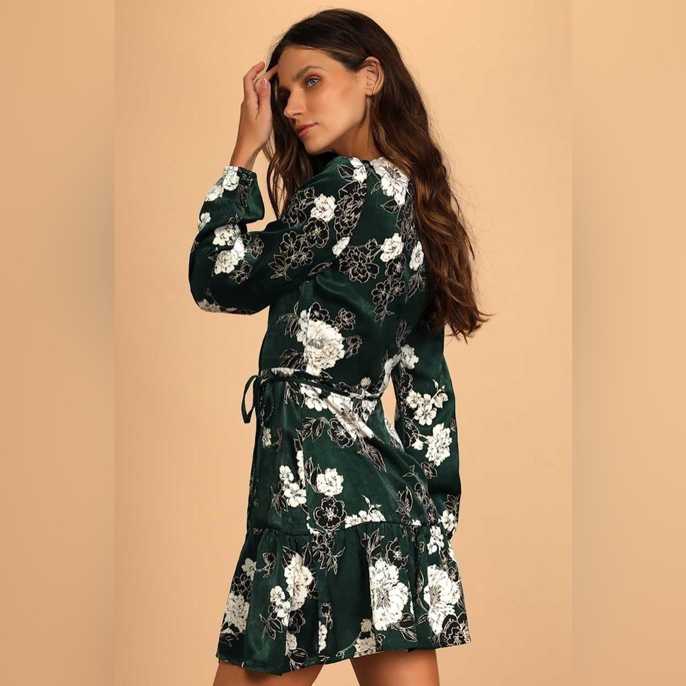 So Splendid Dark Green Floral Satin Long Sleeve Wrap Dress - Picture 3 of 6